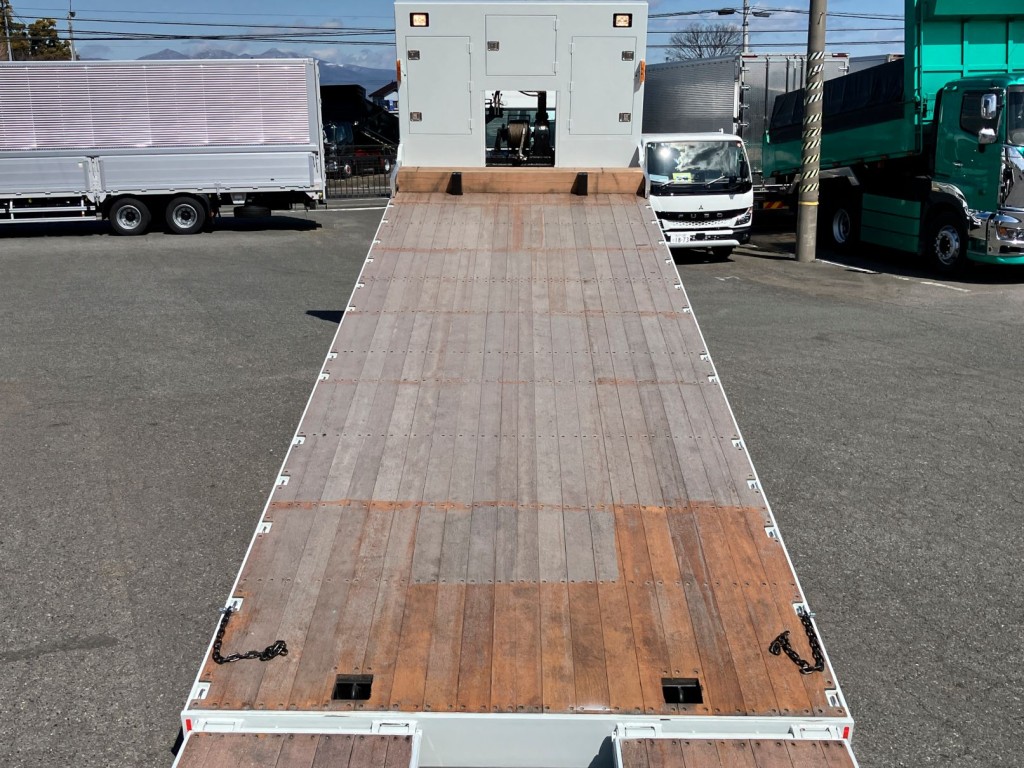 床は板張り・落としフック9対・埋め込みフック1対付いています。|三菱 スーパーグレート 2KG-FS70HZの写真10