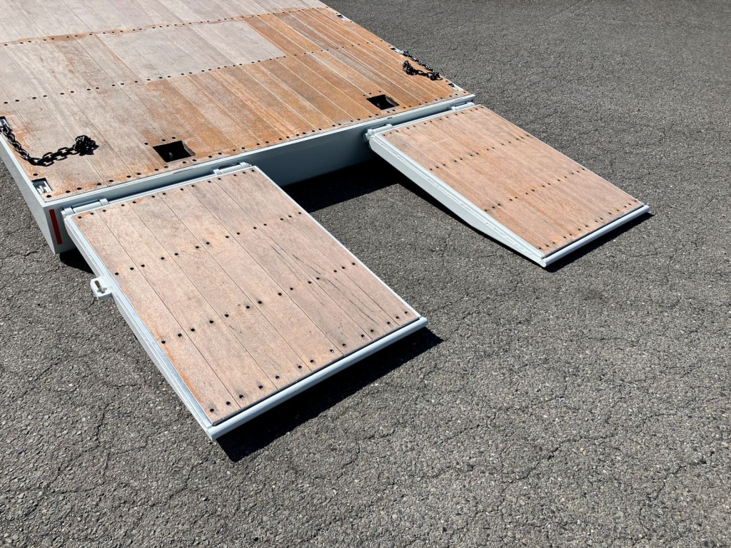 歩み板の状態です。|三菱 スーパーグレート 2KG-FS70HZの写真14