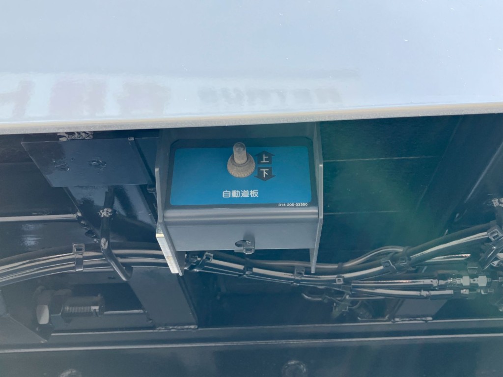 歩みの操作スイッチです。|三菱 スーパーグレート 2KG-FS70HZの写真20