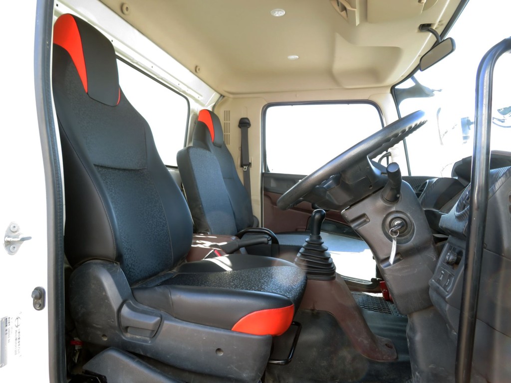 日野 レンジャー 2KG-FC2ABA(2WD)の写真6