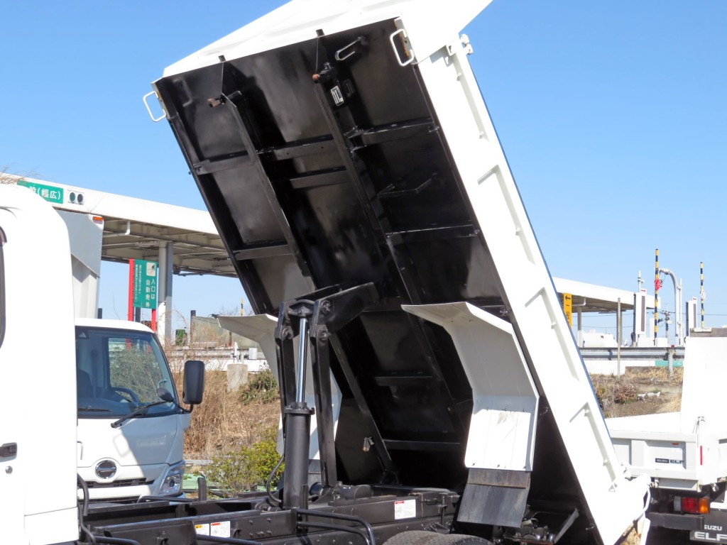 日野 レンジャー 2KG-FC2ABA(2WD)の写真9