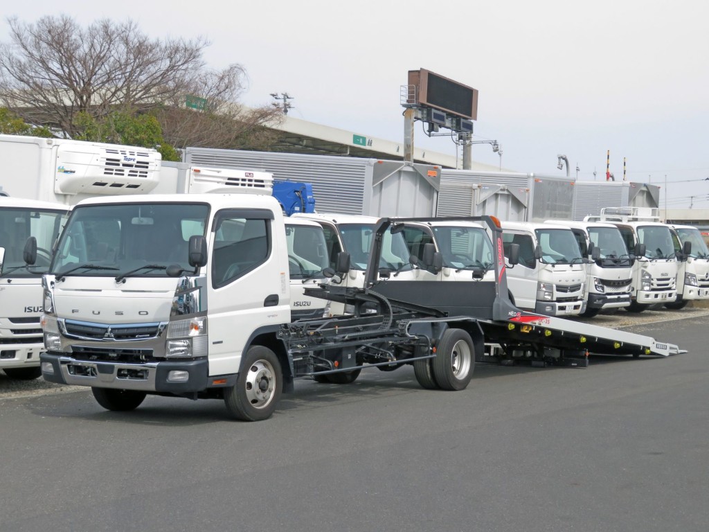 三菱 キャンター 2PG-FEB80(2WD)の写真1