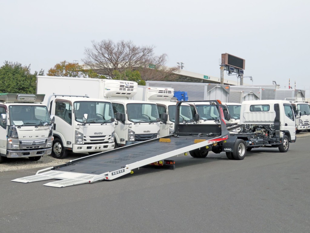 三菱 キャンター 2PG-FEB80(2WD)の写真4