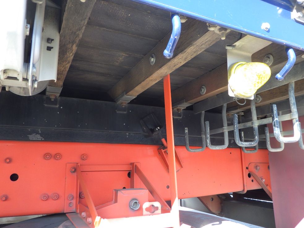 シャーシとネタの状態です。（縦は鉄・横ネタは木製です）|三菱 スーパーグレート QPG-FU64VZの写真7