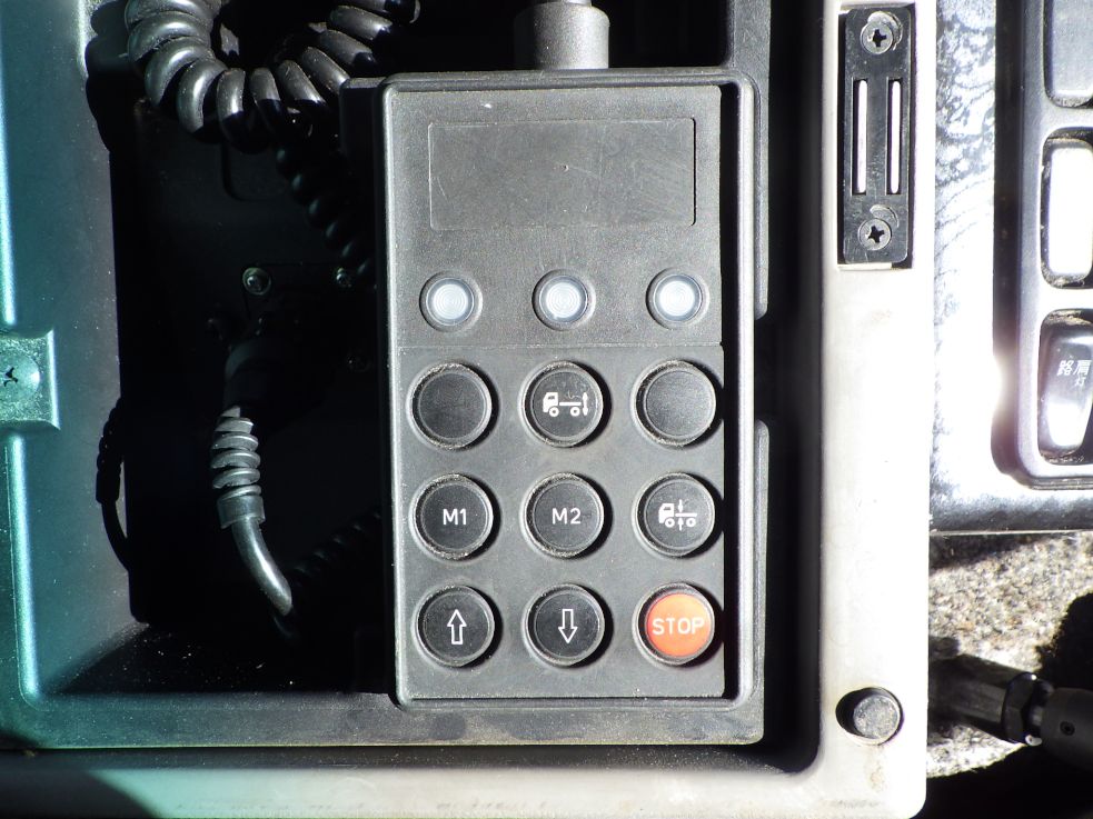 エアサスのコントローラーです。|三菱 スーパーグレート QPG-FU64VZの写真14