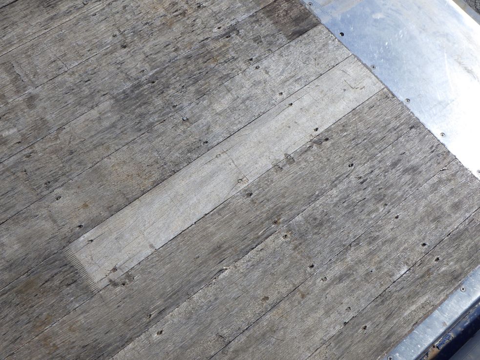 床板の一部に張替があります。|三菱 スーパーグレート QPG-FU64VZの写真28