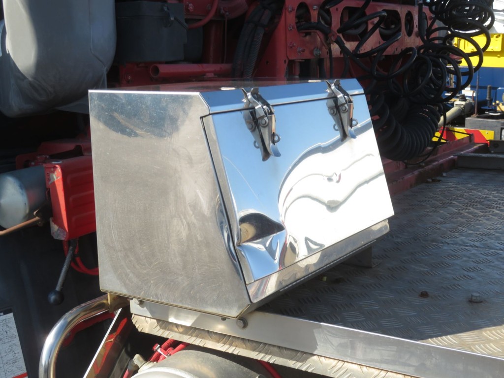 UDトラックス クオン QKG-GK6XABの写真14