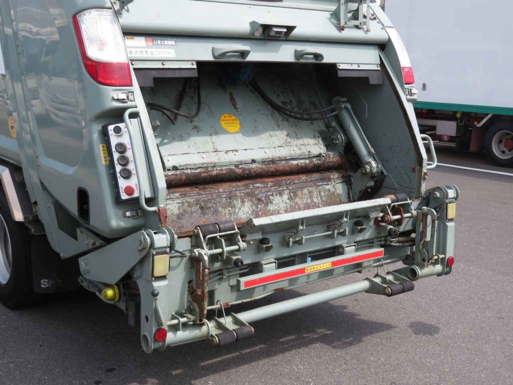 いすゞ エルフ TKG-NPR85YN(2WD)の写真13