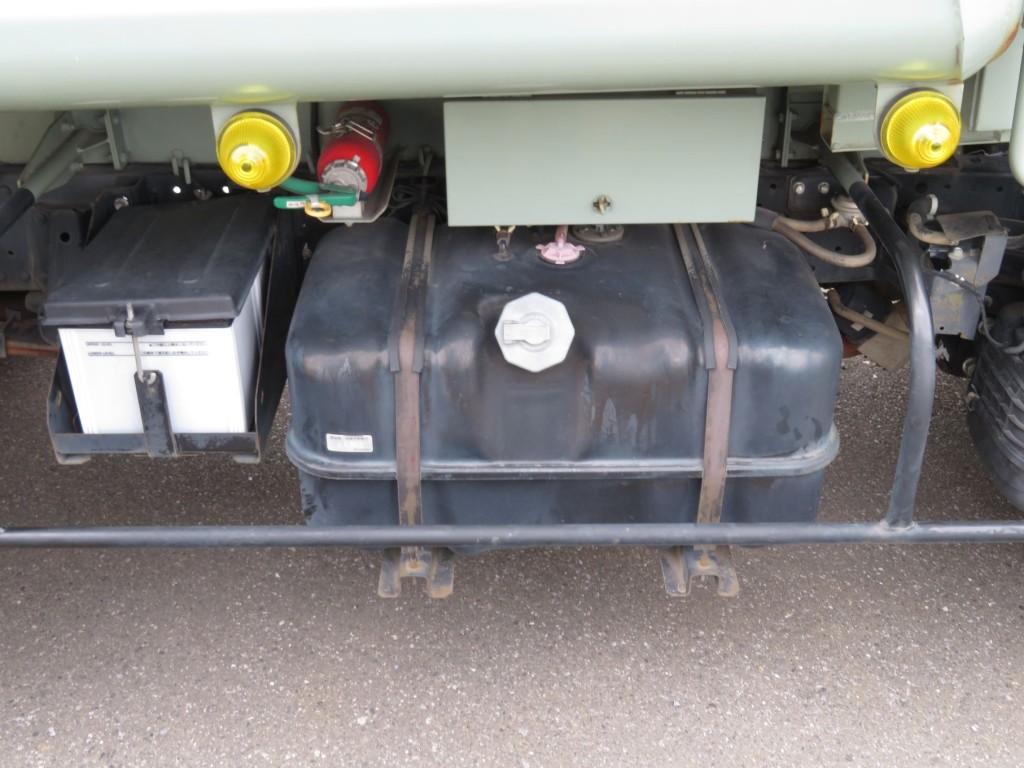 燃料タンクは100Lです。|いすゞ エルフ TKG-NPR85YN(2WD)の写真20