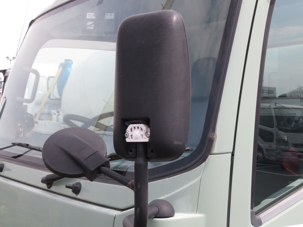 助手席側サイドミラー取り付け部カバーが欠品しています。|いすゞ エルフ TKG-NPR85YN(2WD)の写真29