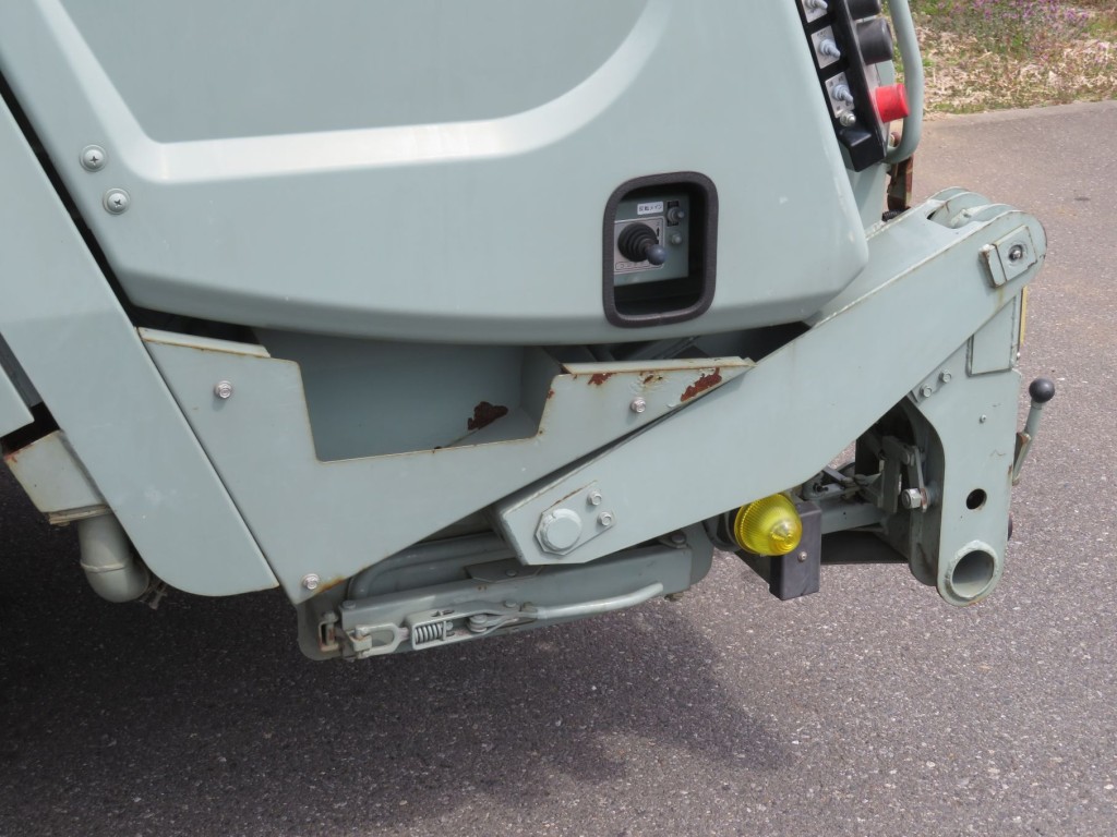 テールゲート側面に軽いサビがあります。|いすゞ エルフ TKG-NPR85YN(2WD)の写真36