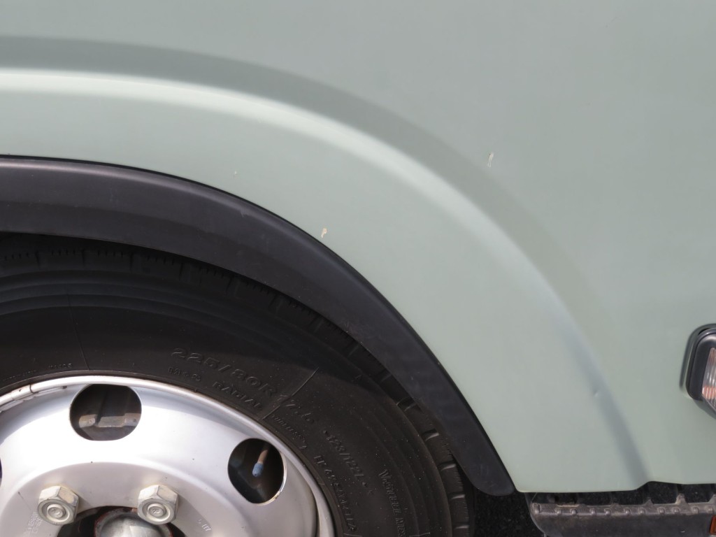 運転席ドアに細かいキズがあります。|いすゞ エルフ TKG-NPR85YN(2WD)の写真38