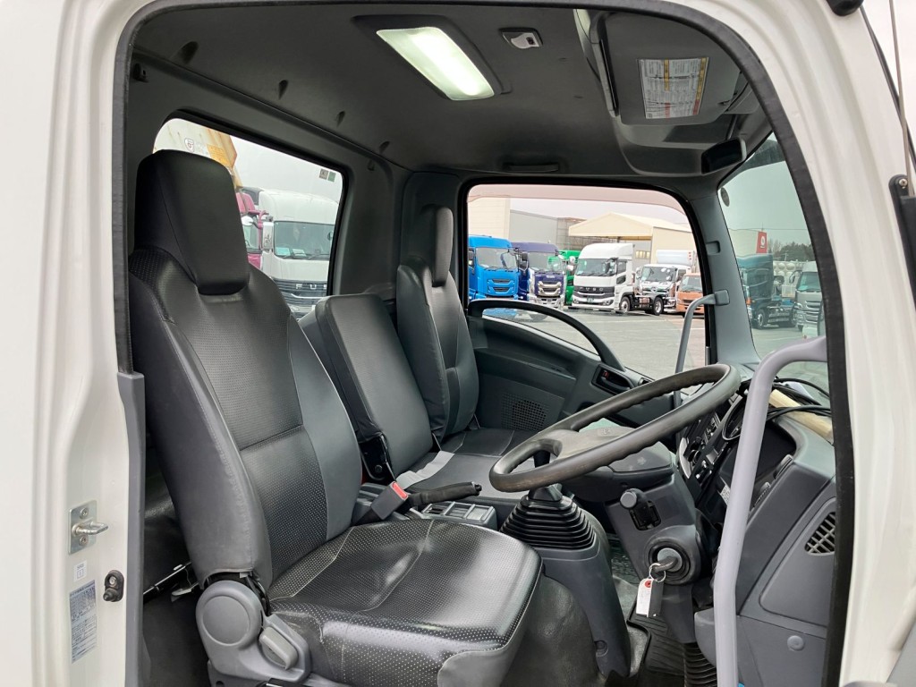 いすゞ フォワード 2RG-FRR90S1(2WD)の写真5