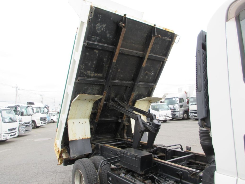 ボディー裏側の状態です。|いすゞ フォワード 2RG-FRR90S1(2WD)の写真9