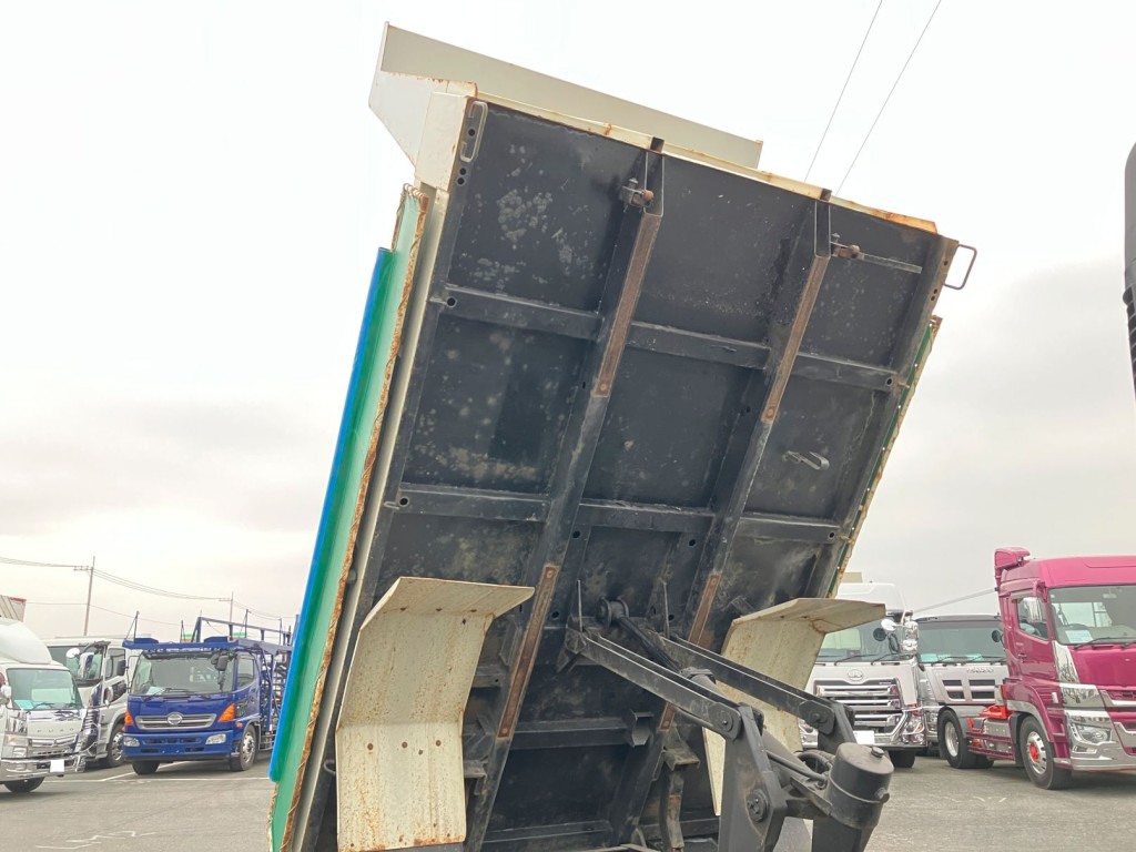 いすゞ フォワード 2RG-FRR90S1(2WD)の写真10