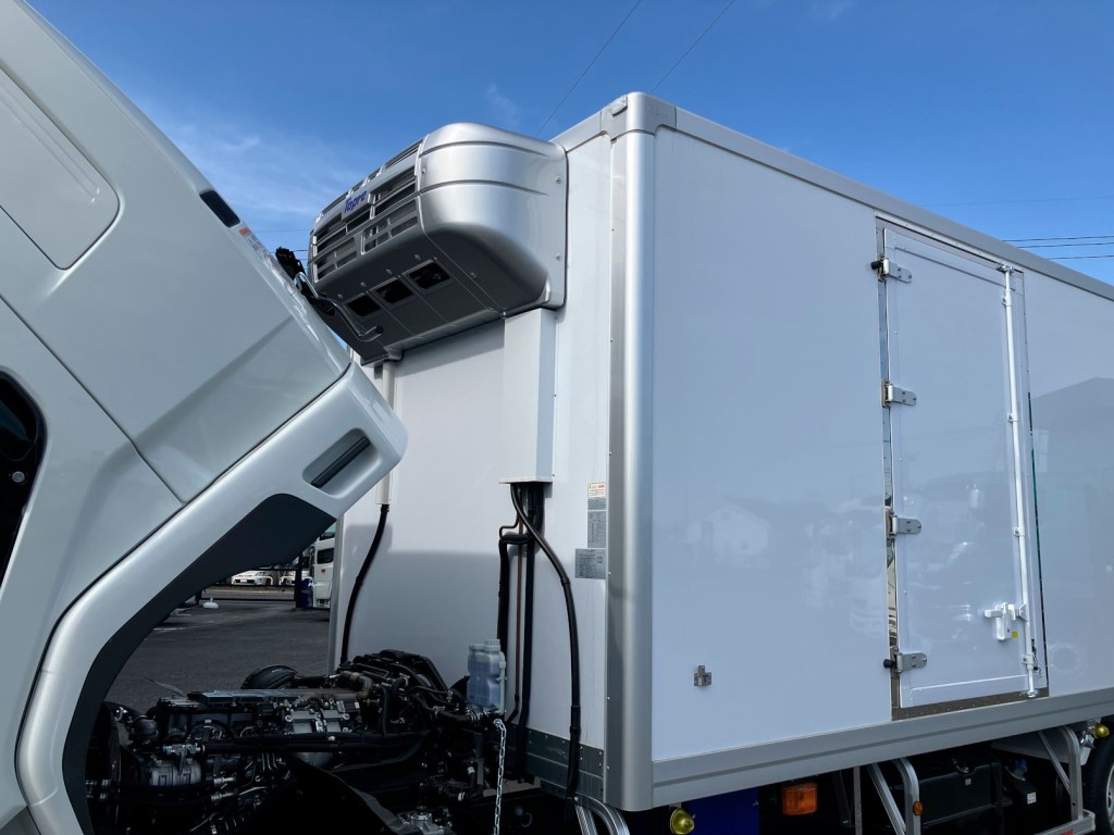 ボデー前面・エバハウスの状態です。|三菱 ファイター 2KG-FK65F(2WD)の写真21