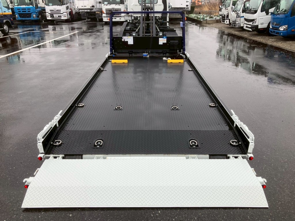 三菱 キャンター 2PG-FEB90(2WD)の写真5