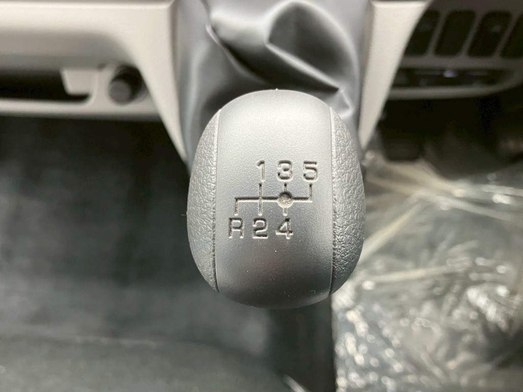 三菱 キャンター 2PG-FEB90(2WD)の写真7