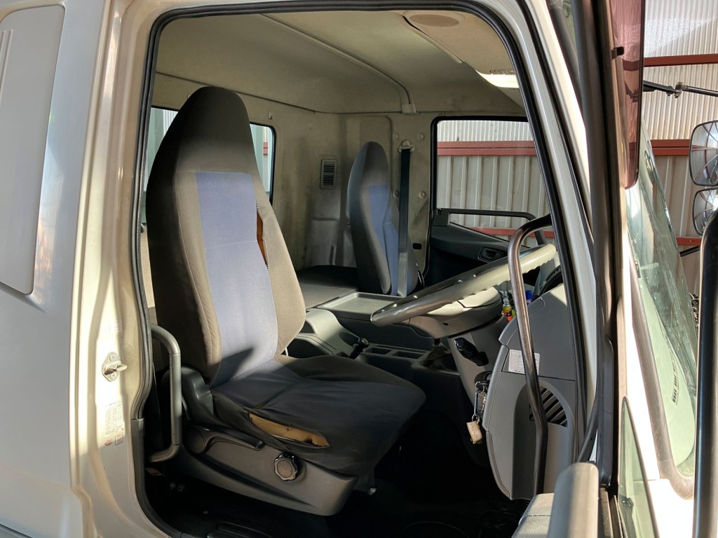 三菱 ファイター QDG-FQ62Fの写真5