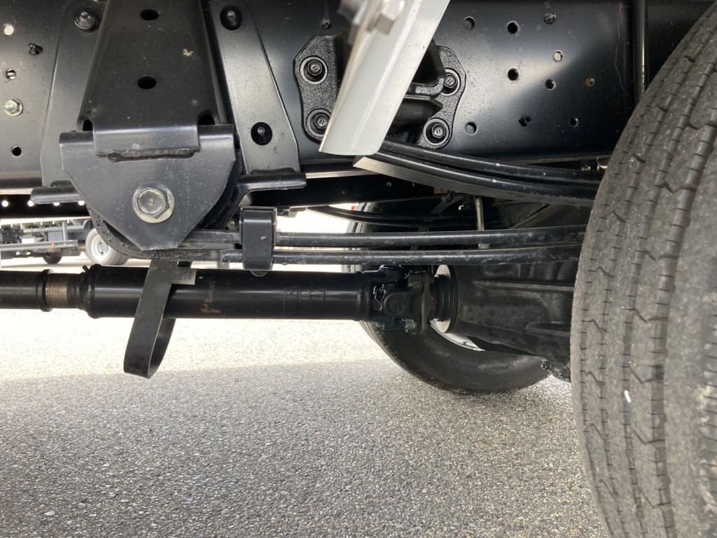 シャーシとスプリングの状態です。|日野 デュトロ 2KG-XZU712M(2WD)の写真5