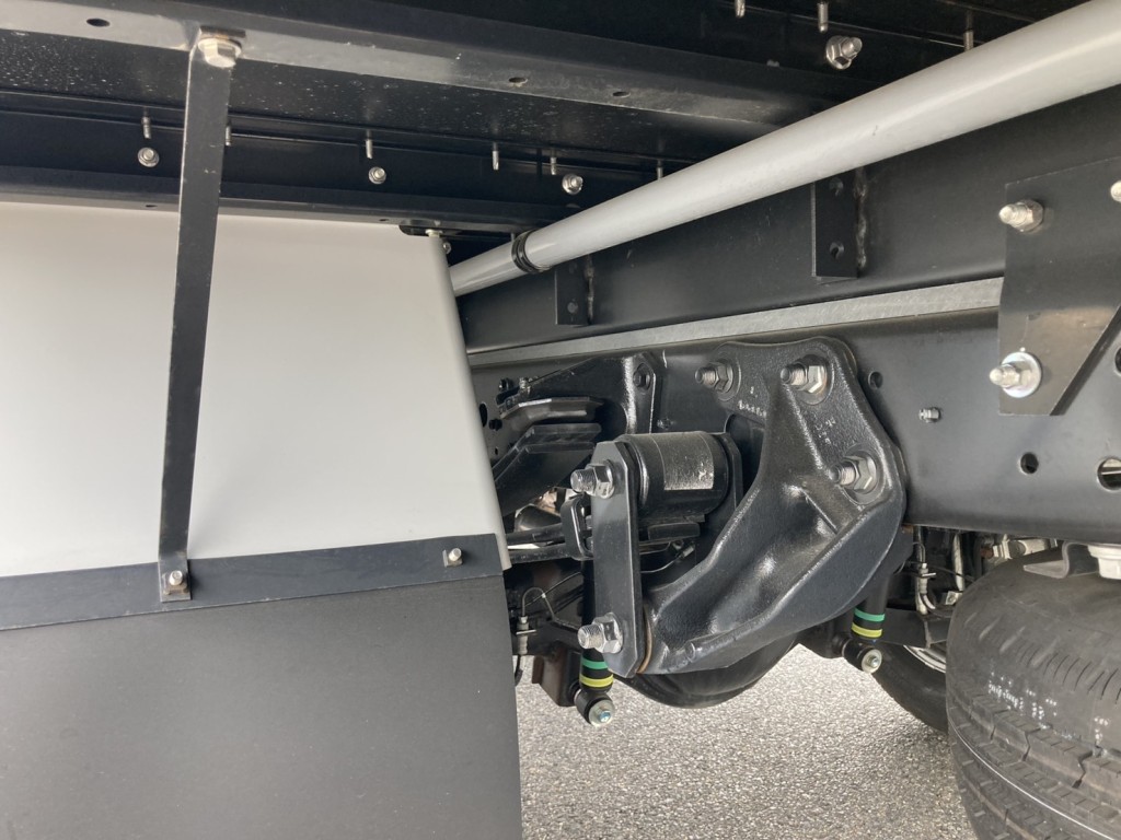 シャーシとネタの状態です。|日野 デュトロ 2KG-XZU712M(2WD)の写真7