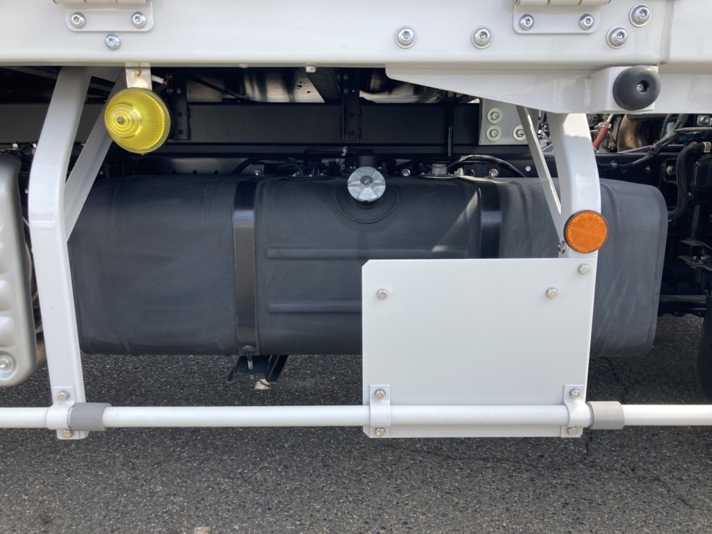 燃料タンクです。|日野 デュトロ 2KG-XZU712M(2WD)の写真25