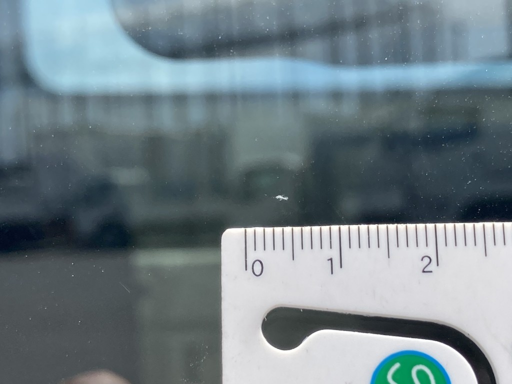 Fガラスに飛び石が有ります。（点キズ）|日野 デュトロ 2KG-XZU712M(2WD)の写真34