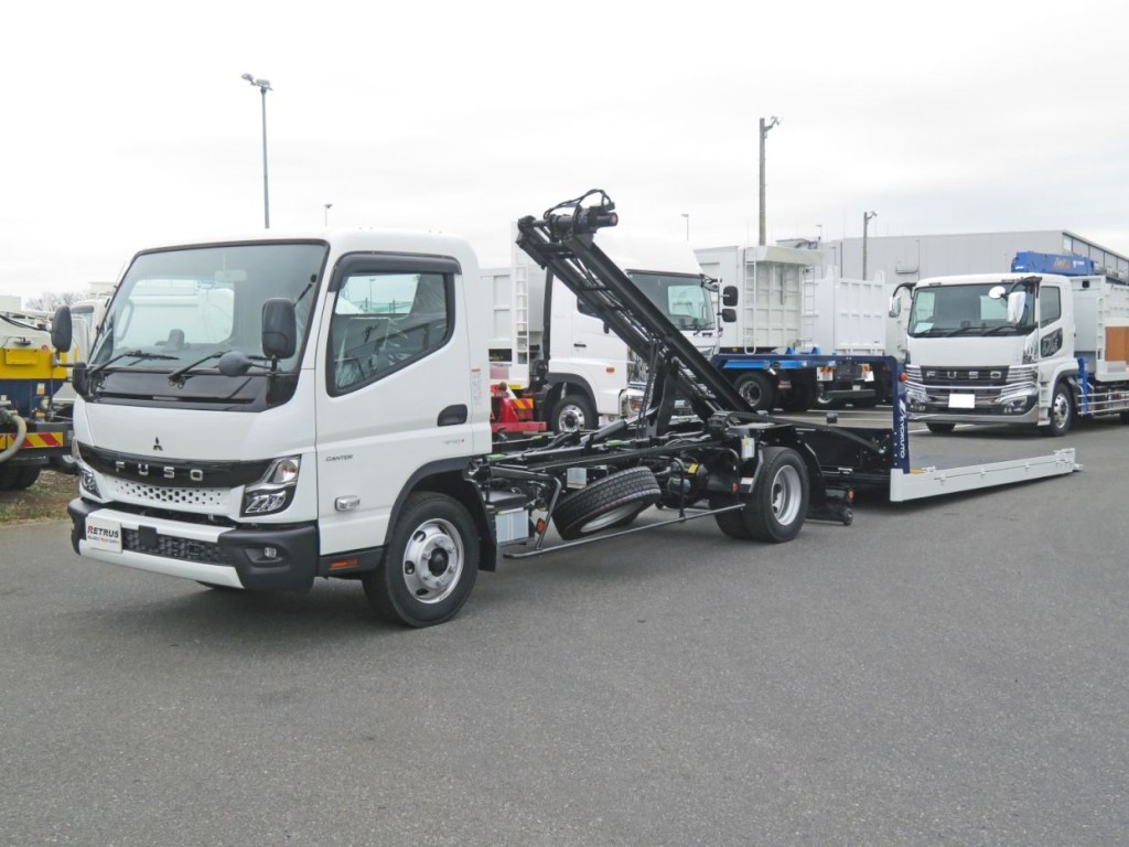 三菱 キャンター 2PG-FEB90(2WD)の写真1