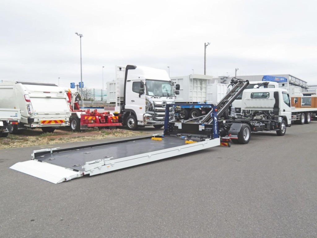 三菱 キャンター 2PG-FEB90(2WD)の写真4