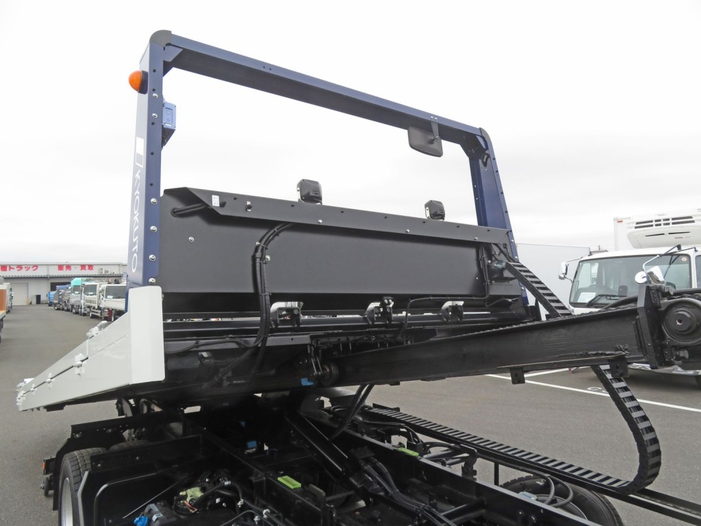 三菱 キャンター 2PG-FEB90(2WD)の写真10