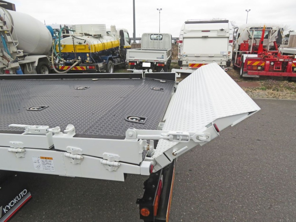 リアの歩みは中間でも固定が出来ます。|三菱 キャンター 2PG-FEB90(2WD)の写真18