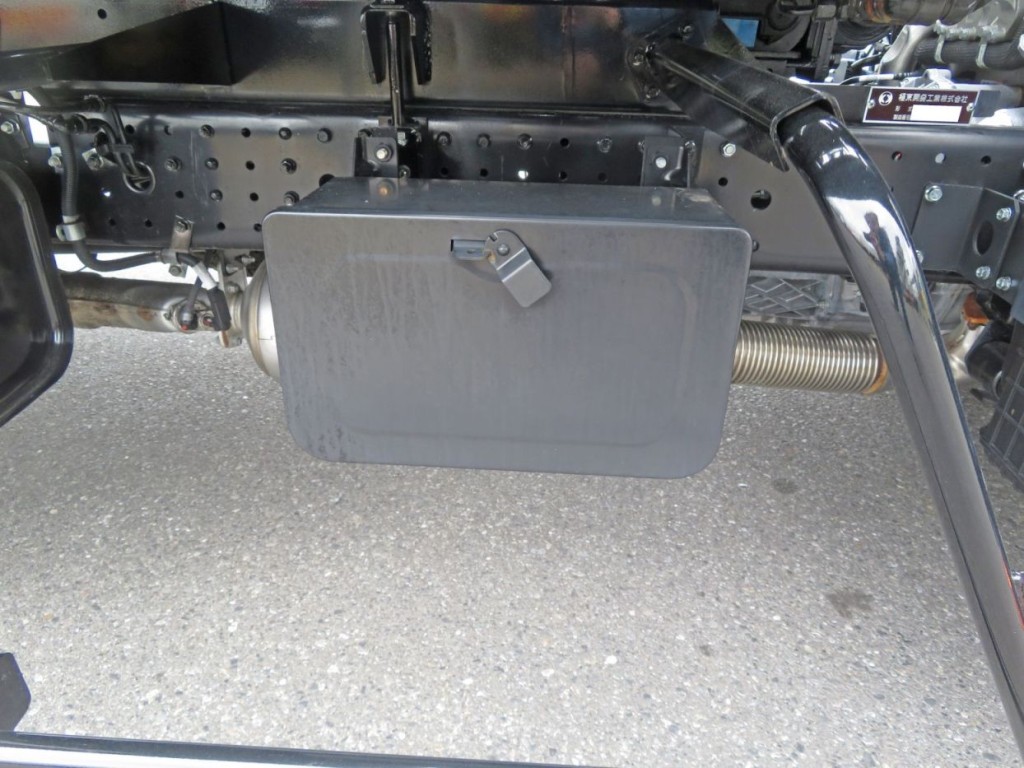 工具箱付きです。|三菱 キャンター 2PG-FEB90(2WD)の写真20