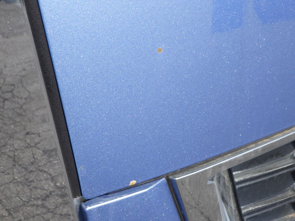 フロントパネルに飛び石キズがあります。|三菱 ファイター QKG-FK72FZの写真29