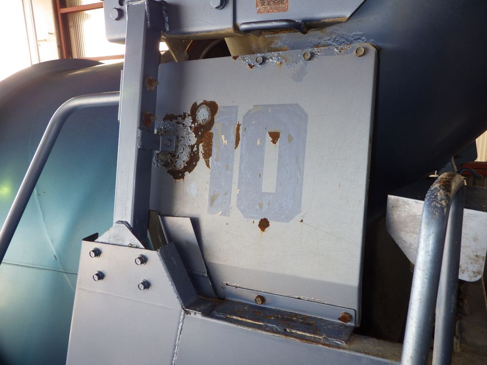 ホッパーサイドにサビがあります。|三菱 ファイター QKG-FK72FZの写真33