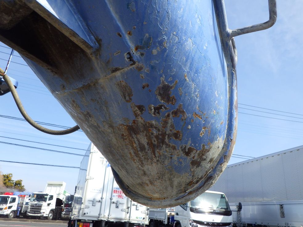 シュート裏側にキズ・サビがあります。|三菱 ファイター QKG-FK72FZの写真36