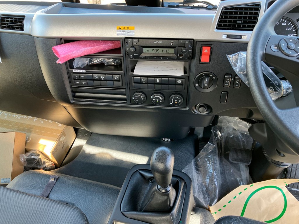 パネル周りの状態です。|三菱 ファイター 2KG-FK72F(2WD)の写真20