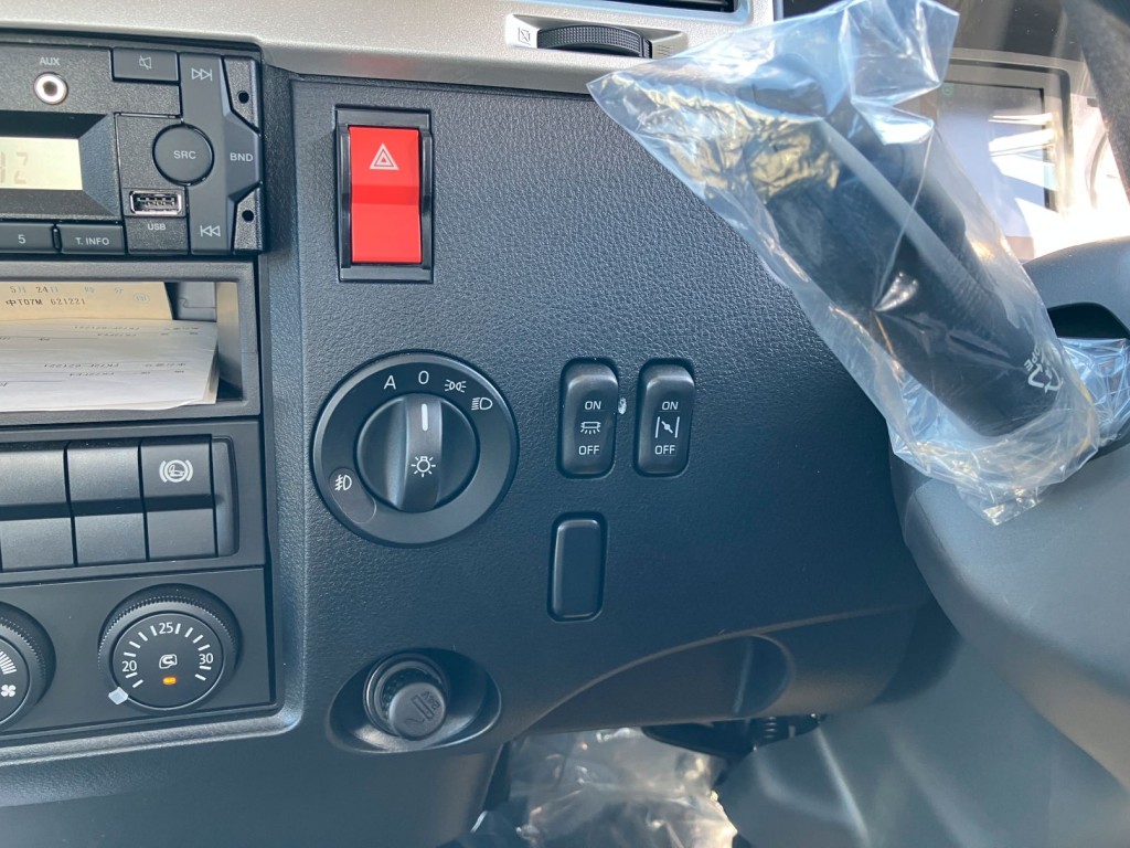 スイッチ類です。|三菱 ファイター 2KG-FK72F(2WD)の写真21