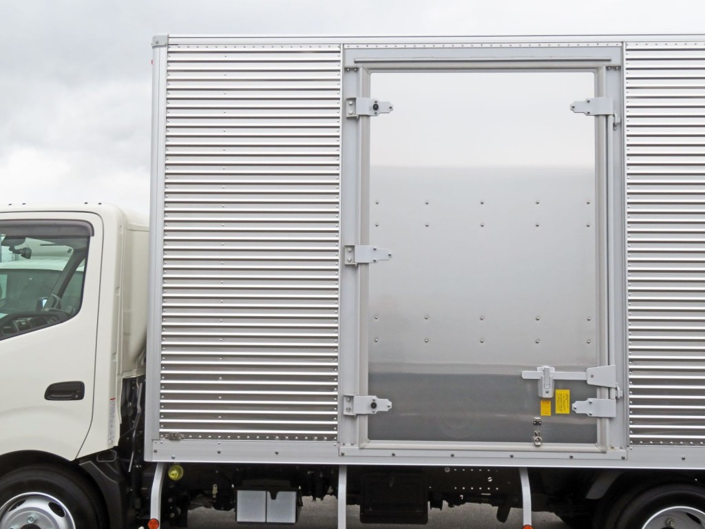 サイドドア付きです。|日野 デュトロ 2KG-XZU710M(2WD)の写真9