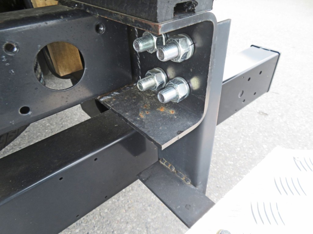 シャーシ後方に少し置きサビがあります。|日野 デュトロ 2KG-XZU710M(2WD)の写真20