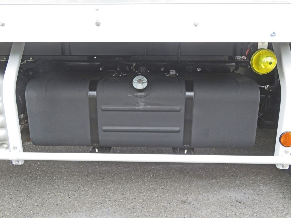燃料タンクは100Lです。|日野 デュトロ 2KG-XZU710M(2WD)の写真22