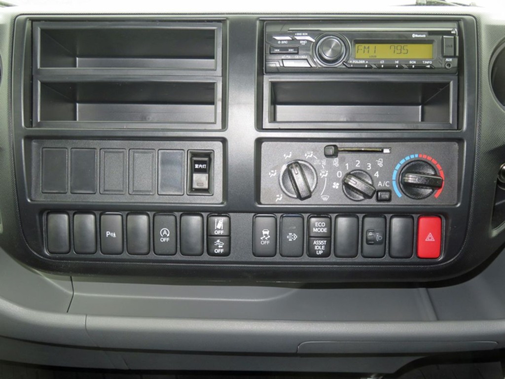 パネル周りの状態です。|日野 デュトロ 2KG-XZU710M(2WD)の写真24