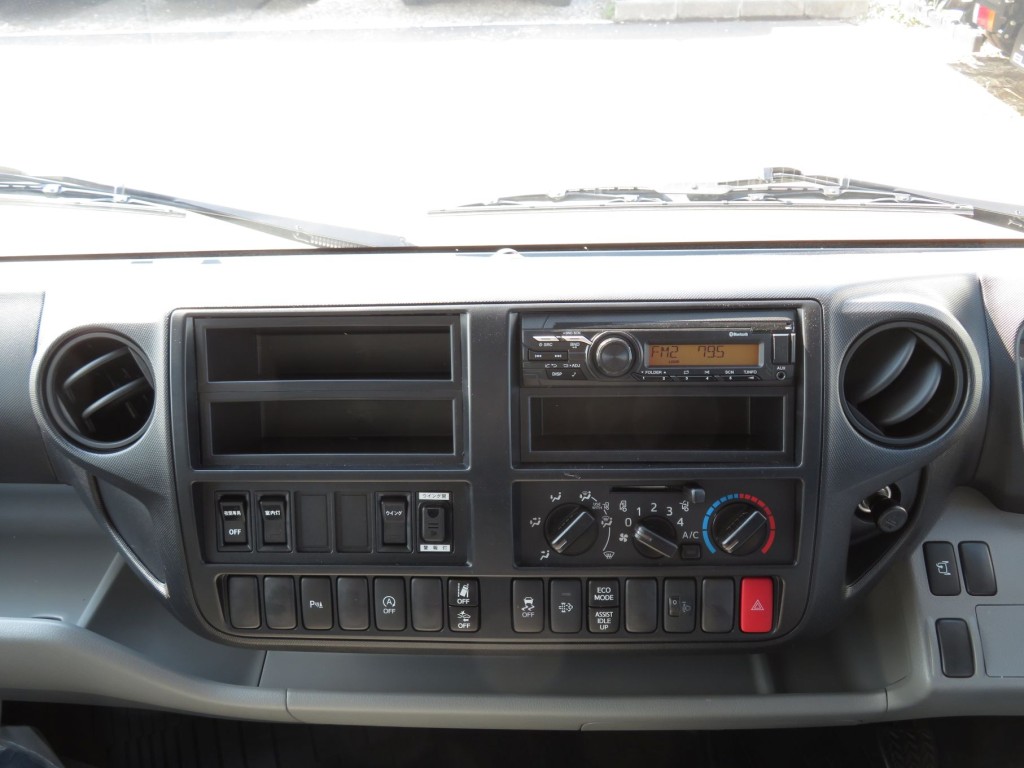 インパネ周りの状態です。|日野 デュトロ 2KG-XZU712M(2WD)の写真11