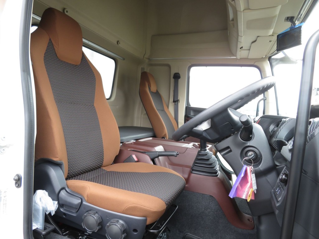 ハイルーフキャビンです。|日野 レンジャー 2PG-FD2ABG(2WD)の写真6