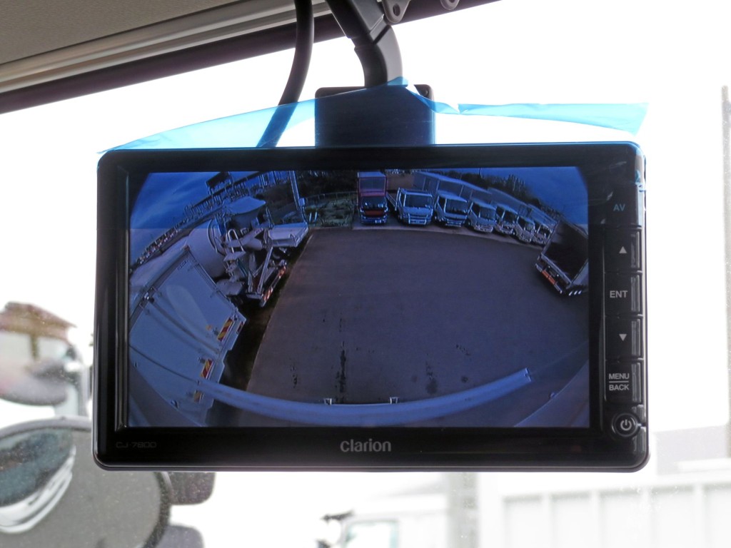 液晶バックモニター付きです。|日野 レンジャー 2PG-FD2ABG(2WD)の写真15