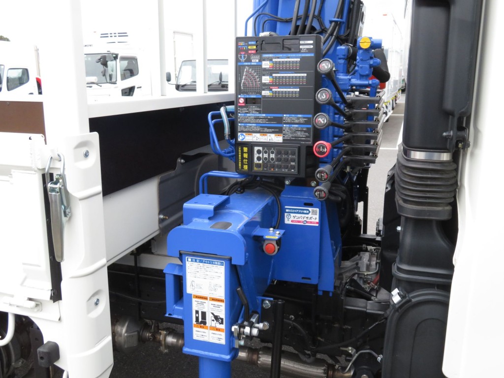 アウトリガーは差し違い式です。|日野 デュトロ 2KG-XZU712M(2WD)の写真9