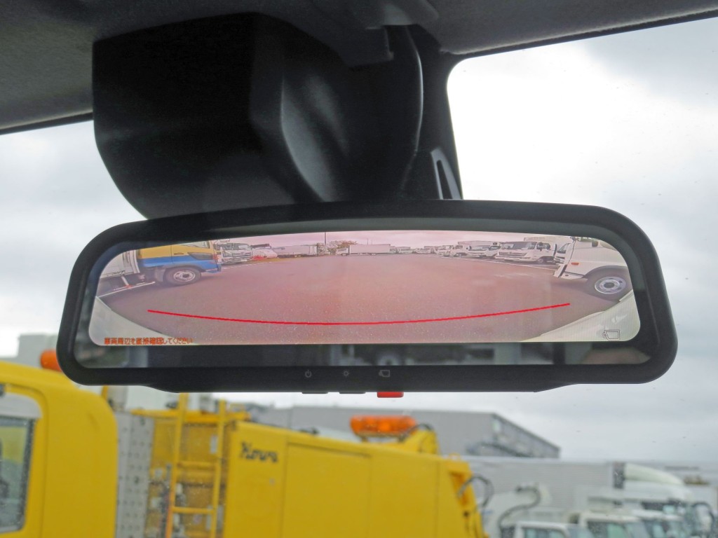 ミラー型液晶バックモニター付きです。|日野 デュトロ 2KG-XZU712M(2WD)の写真17