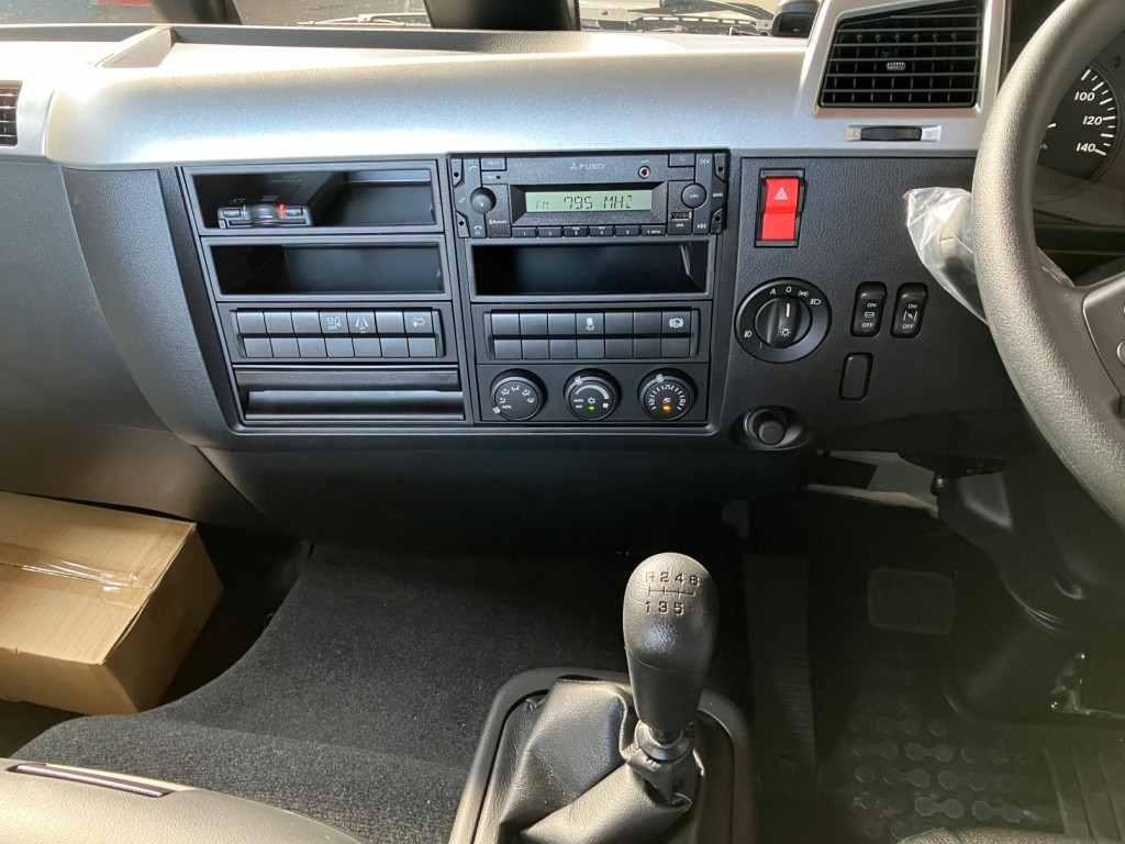 パネル周りの状態です。|三菱 ファイター 2KG-FK62F(2WD)の写真14