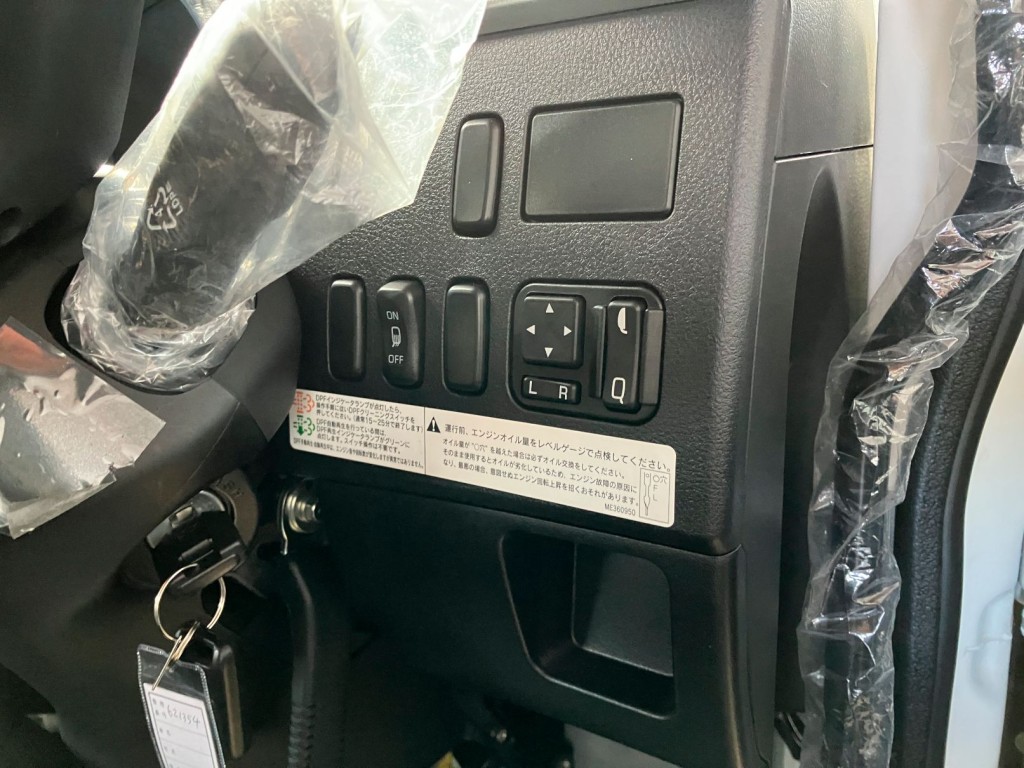 スイッチ類です。|三菱 ファイター 2KG-FK62F(2WD)の写真15