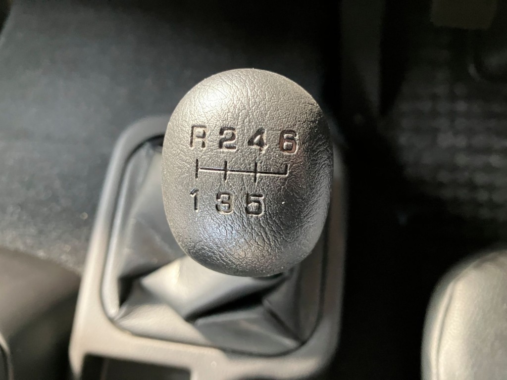 6速マニュアルです。|三菱 ファイター 2KG-FK62F(2WD)の写真17