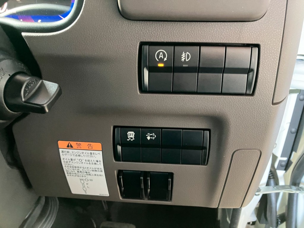 スイッチ類です。|三菱 キャンター 2RG-FEB50(2WD)の写真19